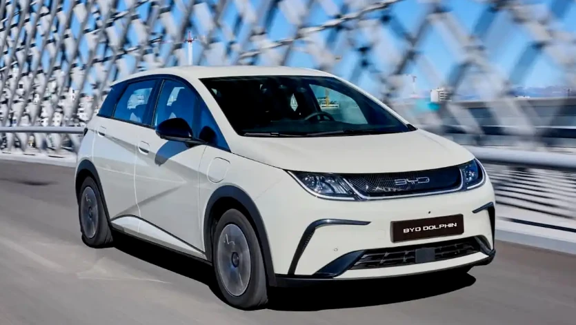 BYD 돌핀 정측면 외관 - 2026년형
