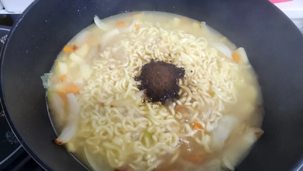 짜장스프 투하
