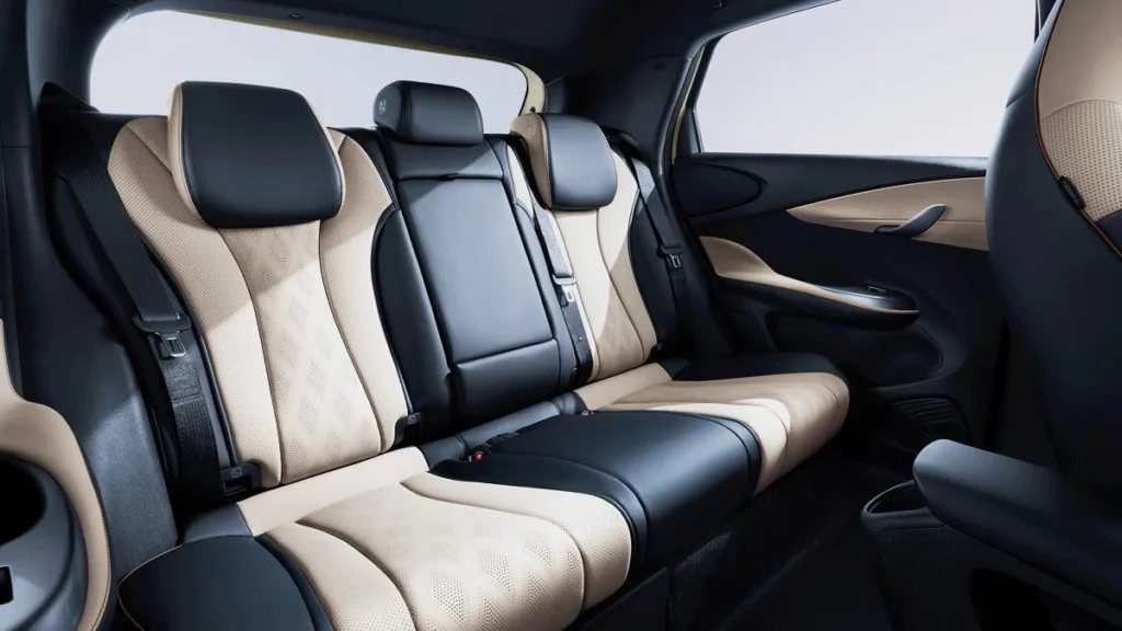 BYD 돌핀 2열 사진